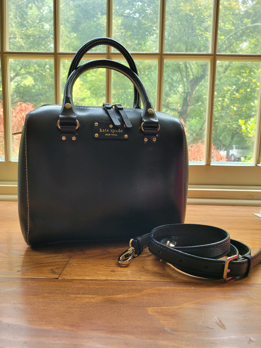 KATE SPADE WELLESLY ALESSA BLACK LEATHER DOMED SATCHEL CROSSBODY